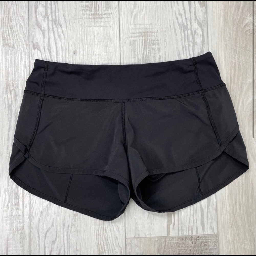 🖤 Lululemon Speed Up short. Size 6. 🖤